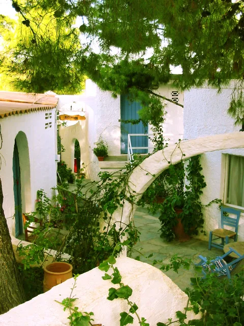 Rosy's Little Village - Photo 3