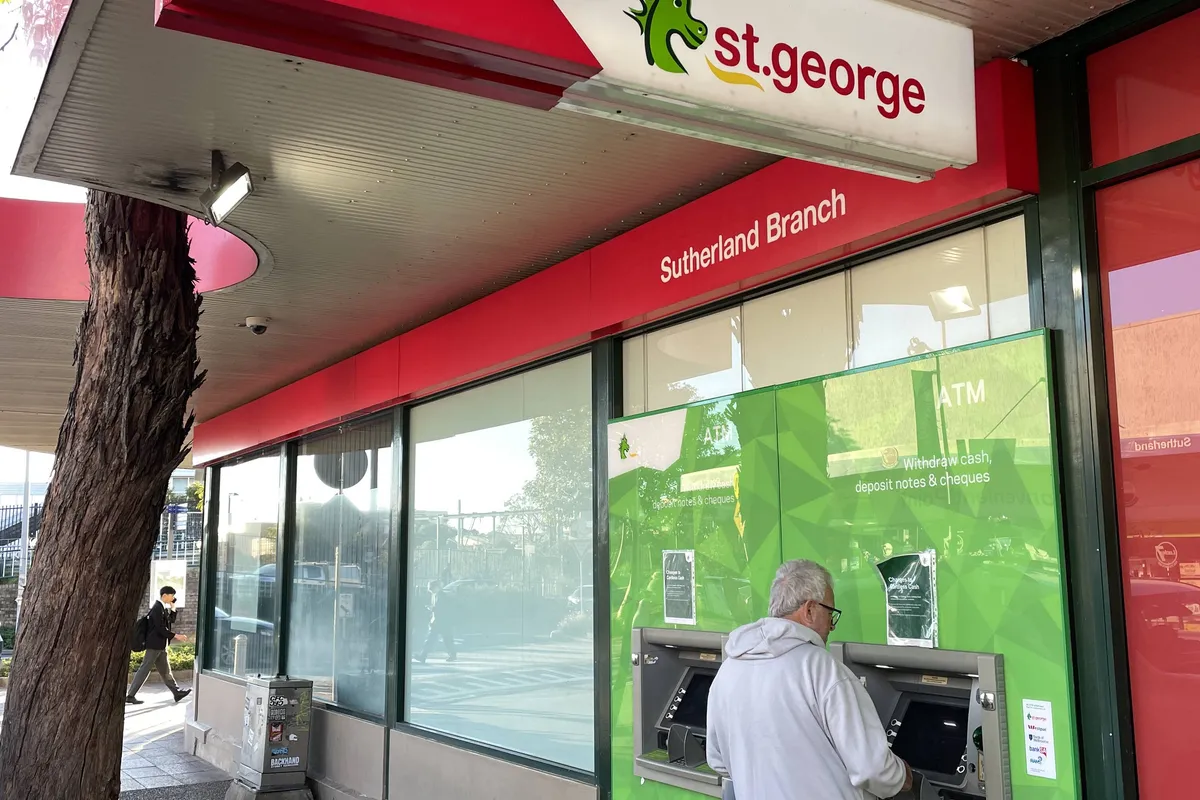 St.George - Photo 1