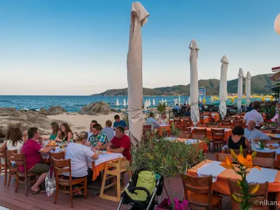 Mantala Greek Taverna - Photo 3