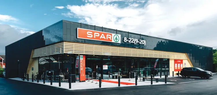 SPAR - Photo 1
