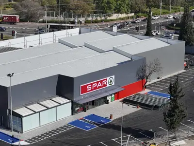 SPAR - Photo 3