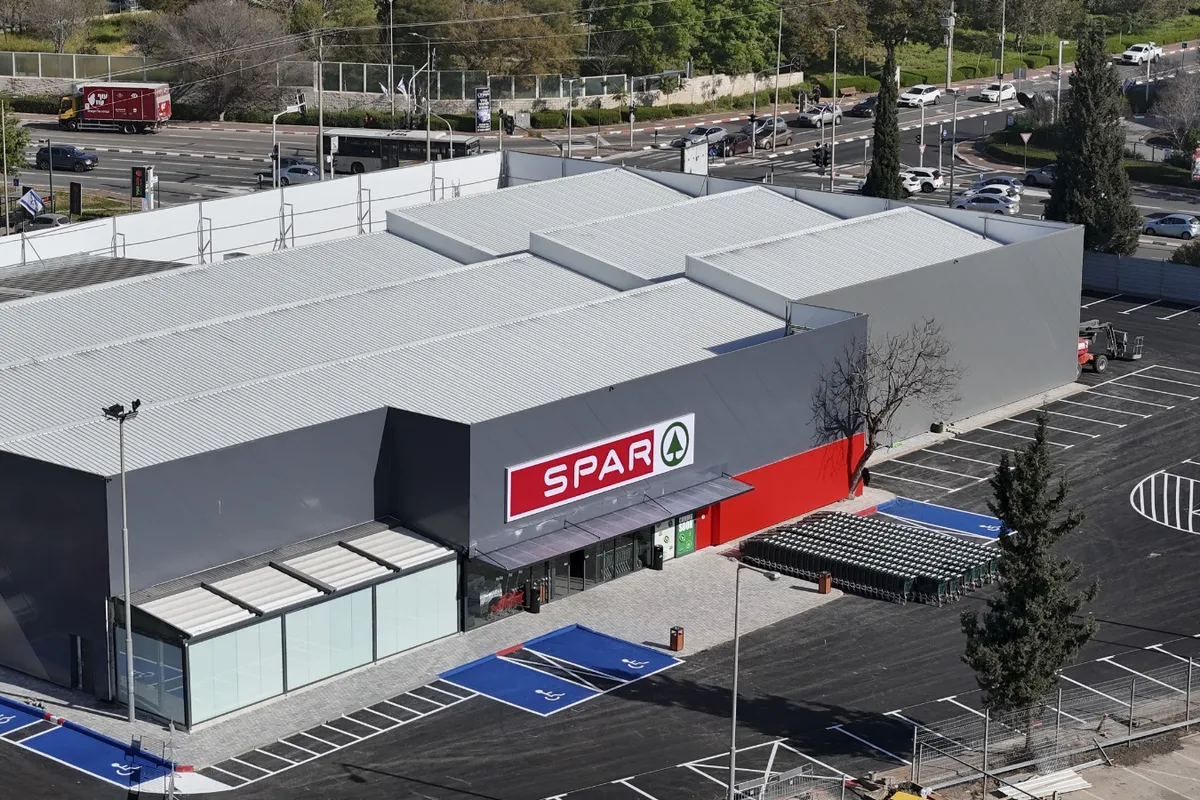 SPAR - Photo 3