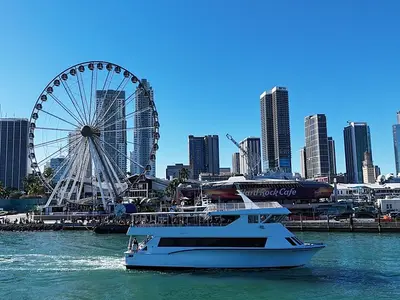Tour Boat Boarding - Photo 3