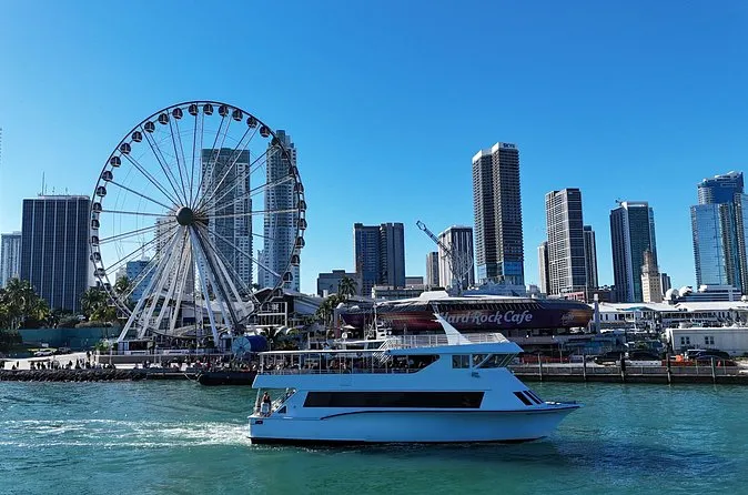 Tour Boat Boarding - Photo 3