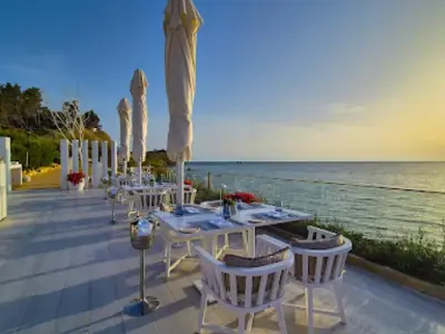 Bousoulas beach bar - Photo 3