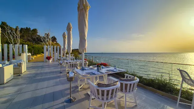 Bousoulas beach bar - Photo 3