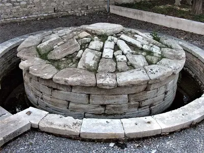 Monument of Menecrates - Photo 5
