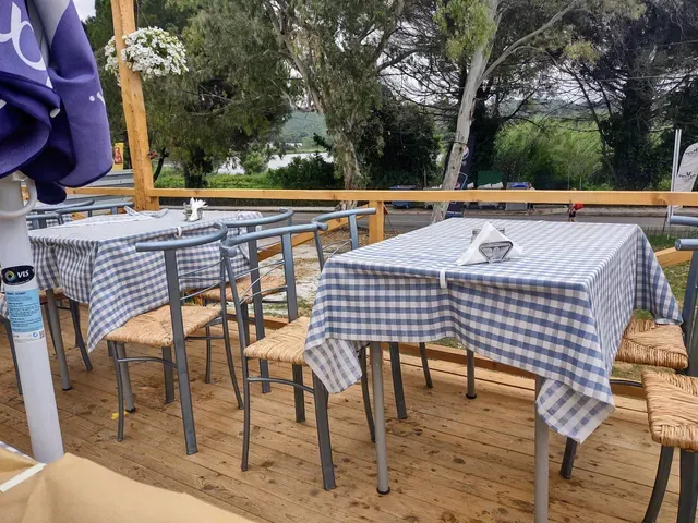 The Blackbird Taverna - Photo 1