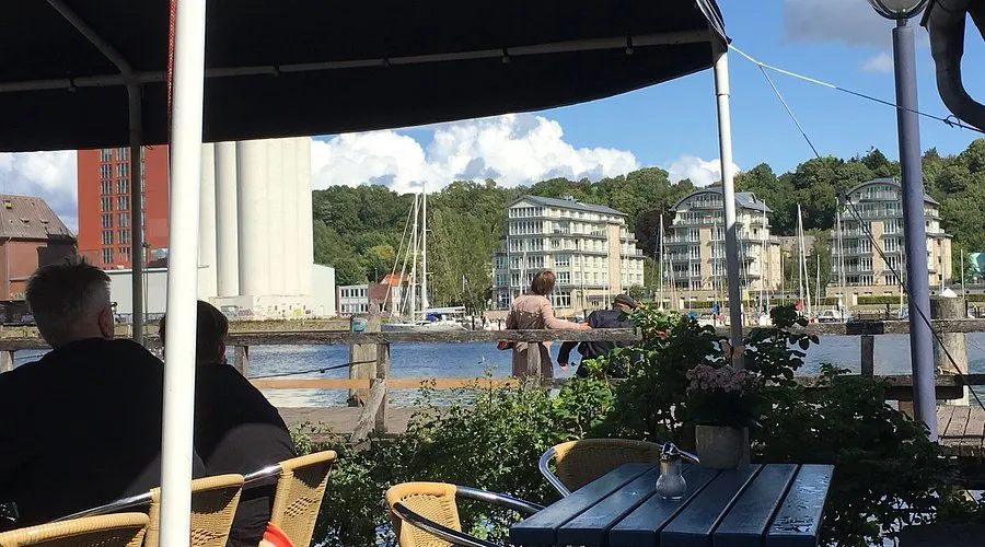 Werftcafé - Photo 2