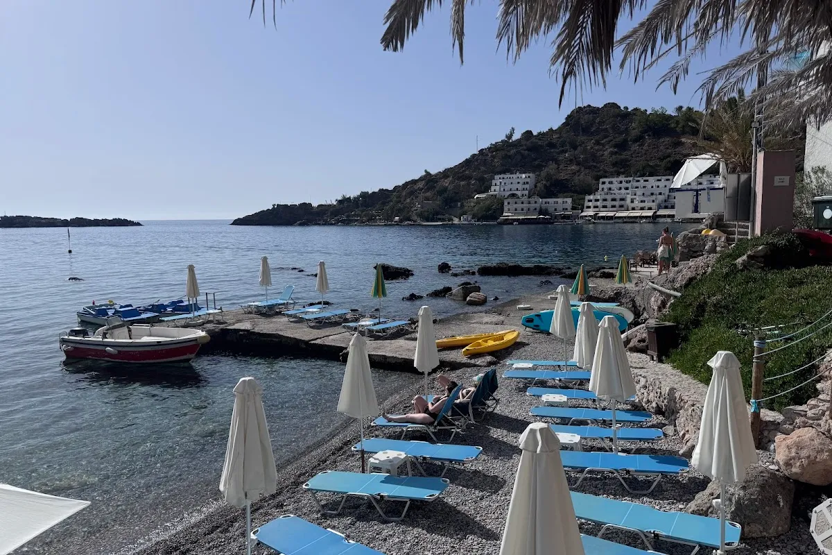 Akroyiali beach bar - Photo 4
