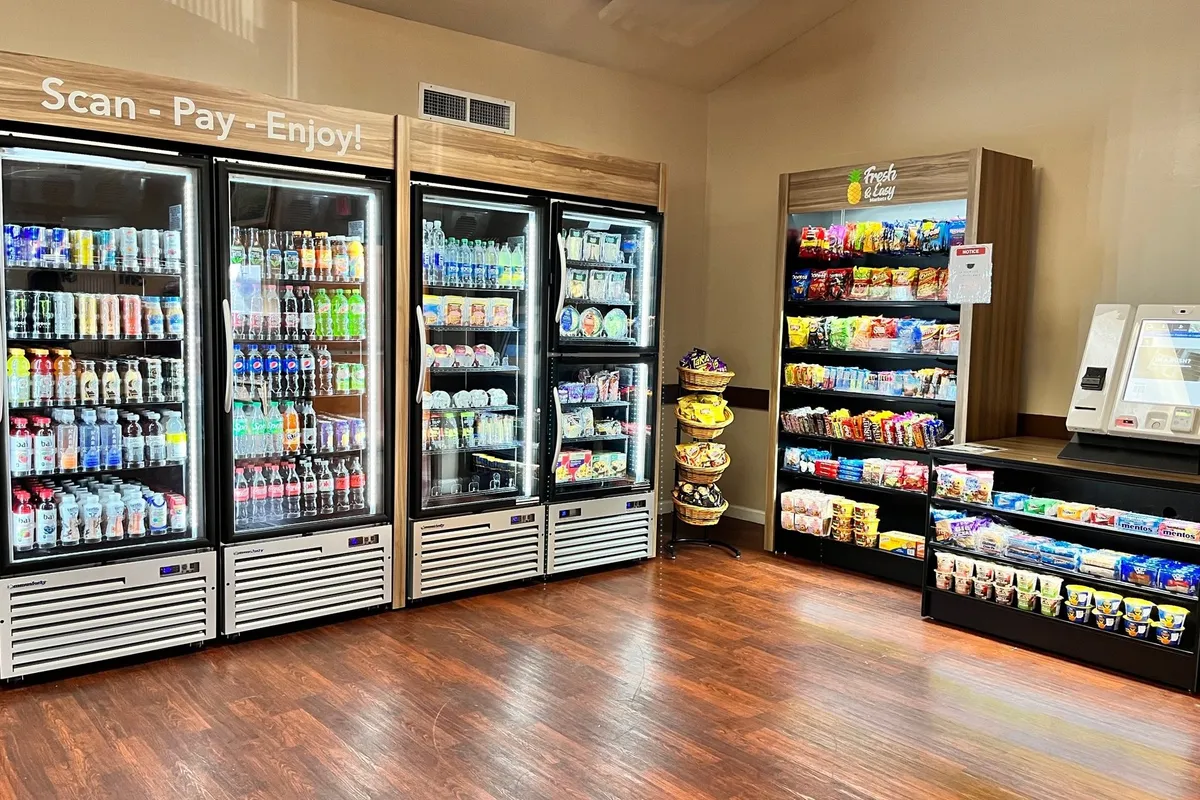 Mini Market - Photo 3