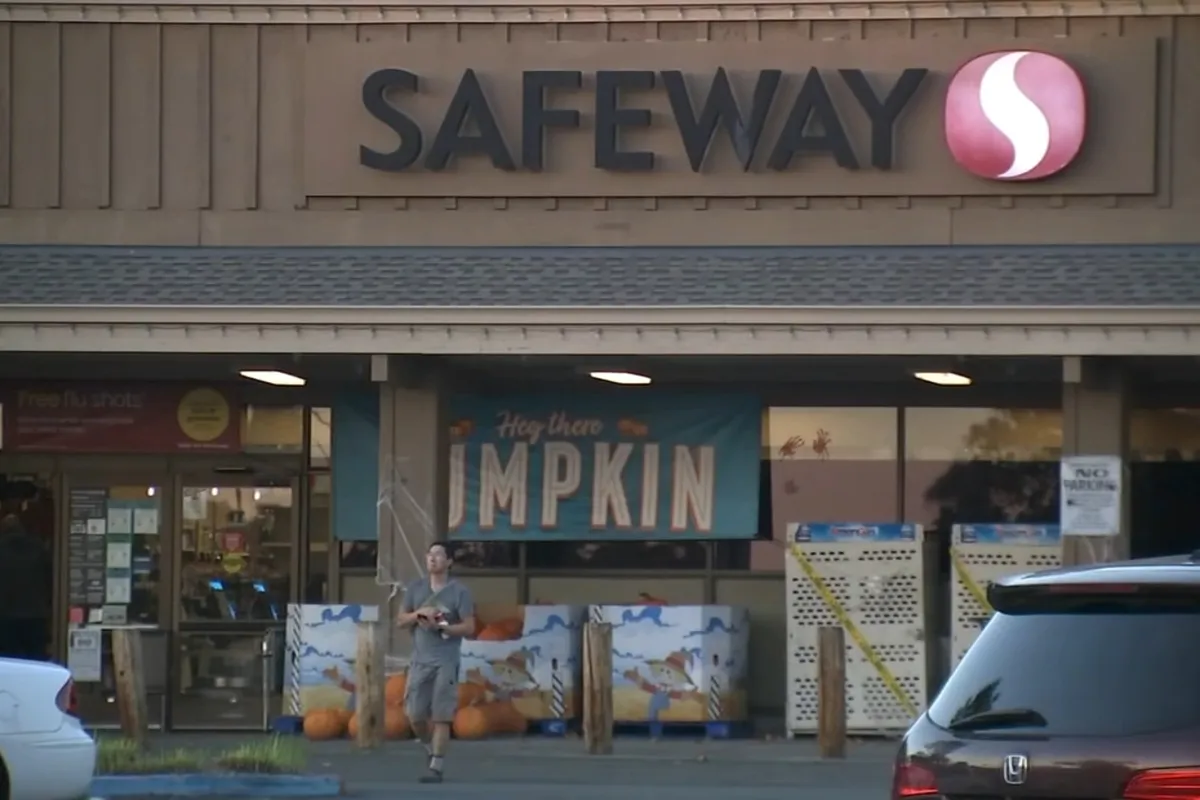Safeway - Photo 2