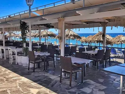 Flisvos Taverna - Photo 1