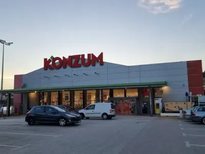 Konzum - Photo 2