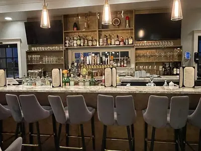 Sea Port Restaurant & Bar - Photo 2