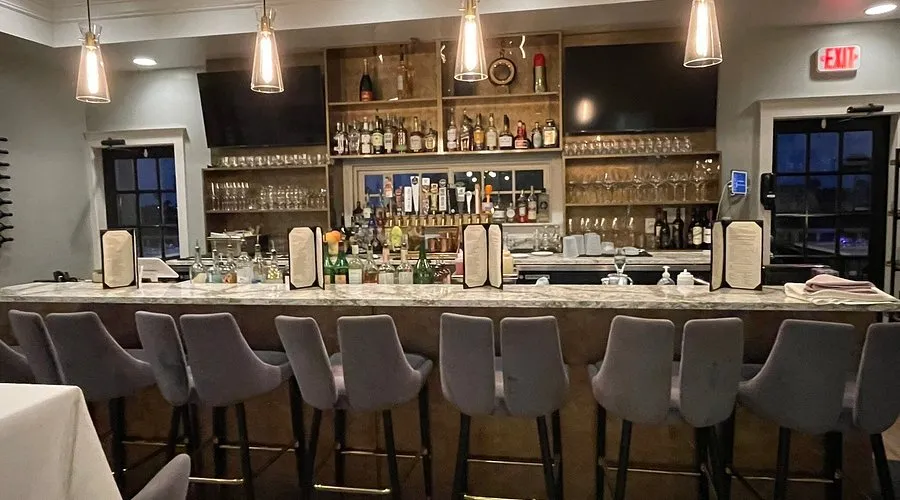 Sea Port Restaurant & Bar - Photo 2