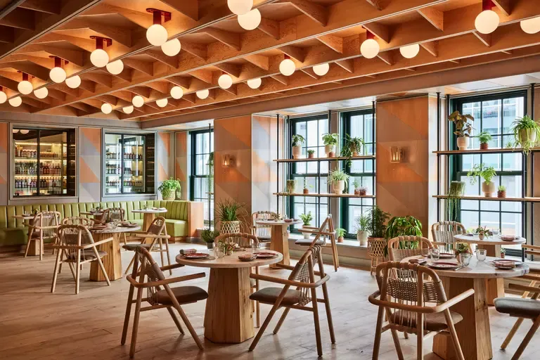 Sea Port Restaurant & Bar - Photo 3