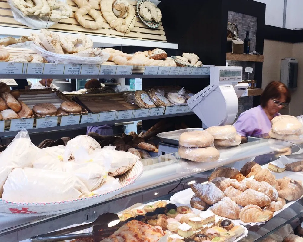 Bakery - Photo 3