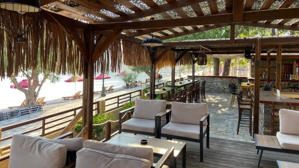 Bozi Bar - Photo 2