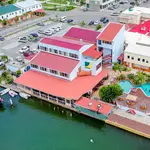 Village Cay Hotel & Restaurant