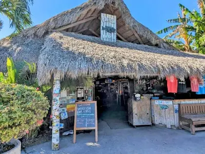 Hogfish Bar & Grill - Photo 5