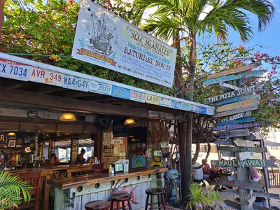 Hogfish Bar & Grill - Photo 3