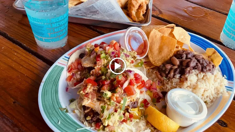 Hogfish Bar & Grill - Photo 4