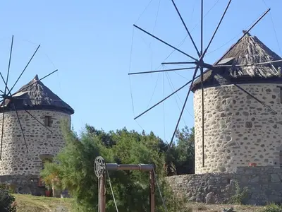 Windmill - Photo 2