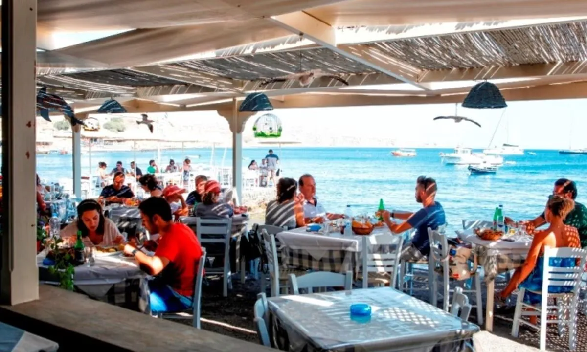Dolphin Tavern - Photo 4