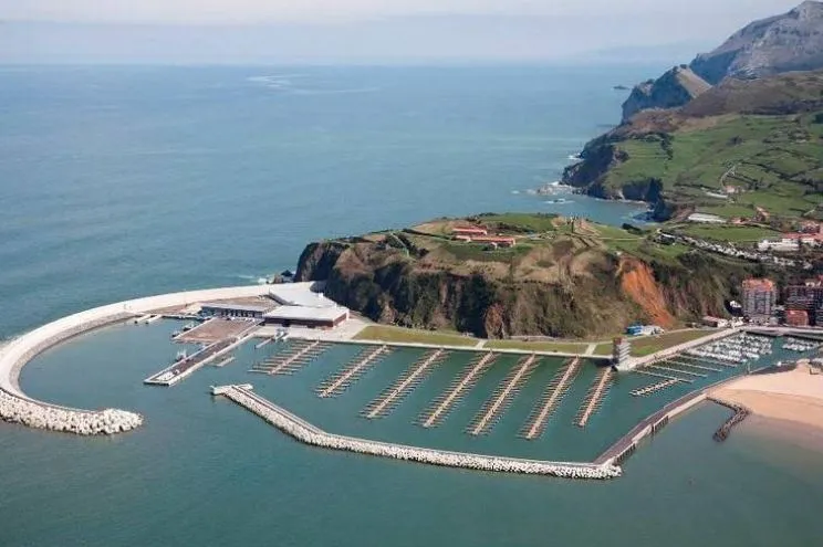 Fuel Dock - Photo 1