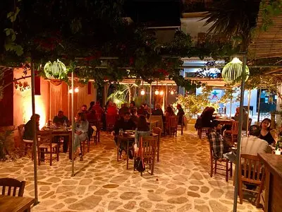 Vardianna Taverna - Photo 2