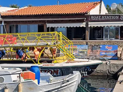 Stama Restaurant - Photo 2