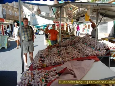 Marché couvert - Photo 1