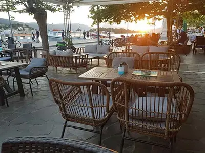 Sail Café - Photo 2