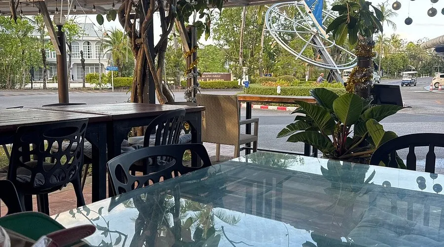 La Taverna - Photo 2