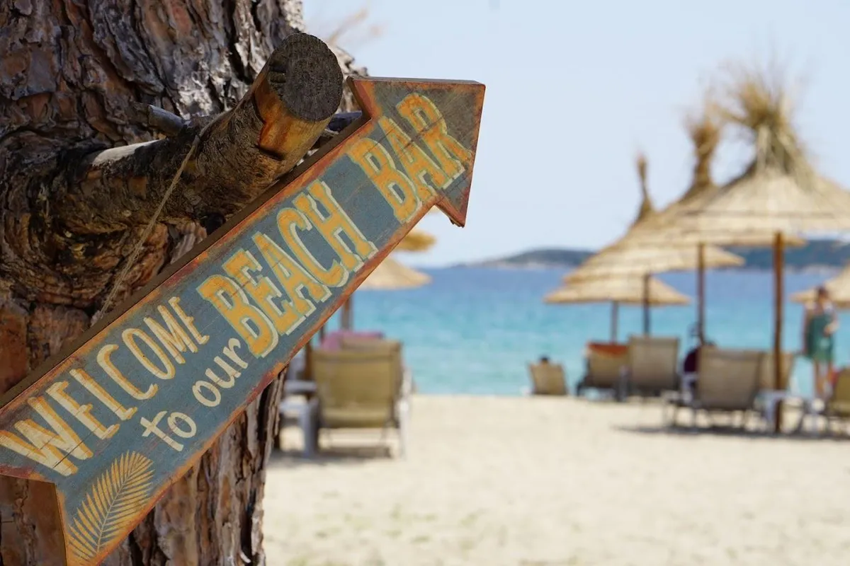 Yucca beach bar - Photo 1