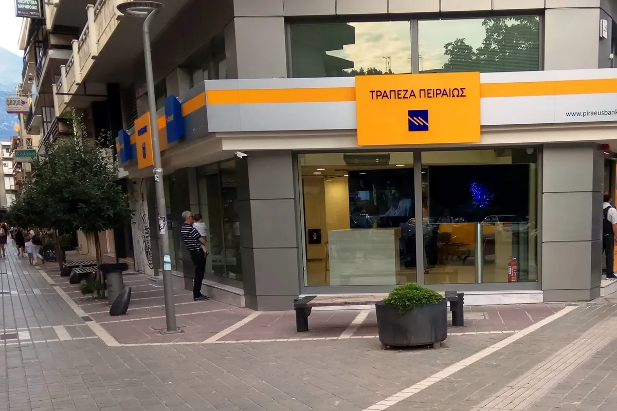 Piraeus Bank - Photo 4
