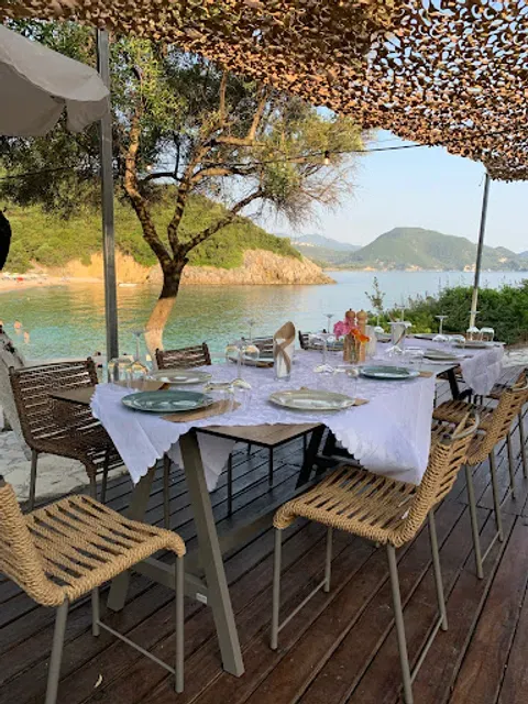 Sea Side Restaurant - Photo 1