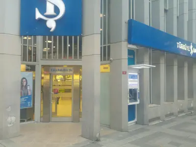 Türkiye İş Bankası - Photo 1