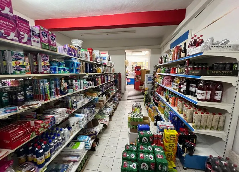 super market - Photo 2