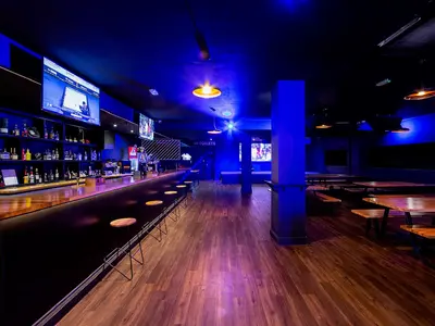 Brass Monkey - Photo 2
