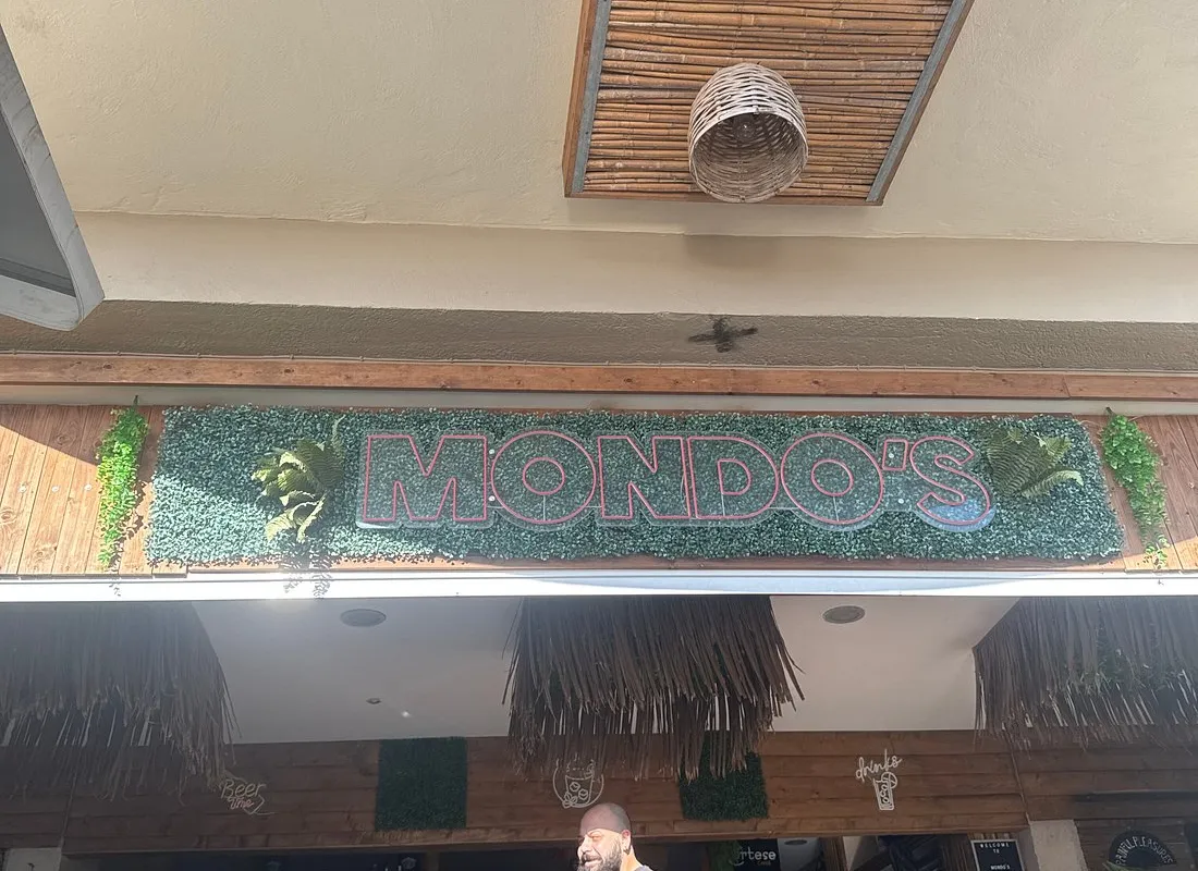 Mondo's Bar & Grill - Photo 2