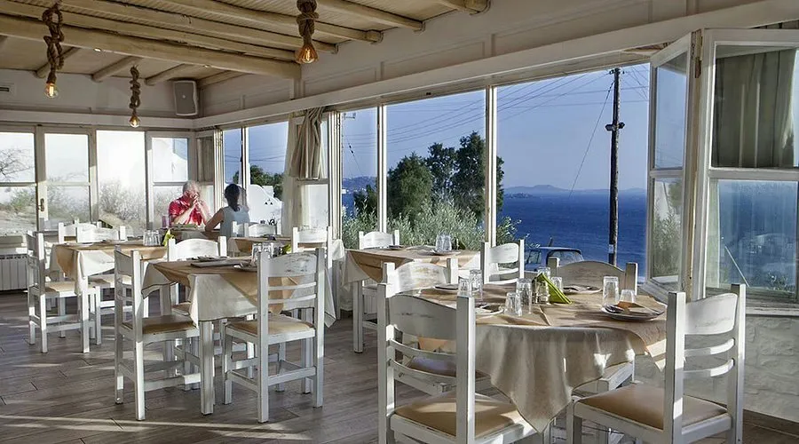 Taverna Lymnios - Photo 1