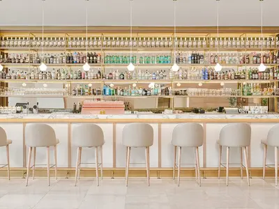 Champagne Bar - Photo 2