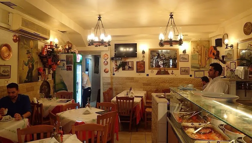 Menios Taverna - Photo 2