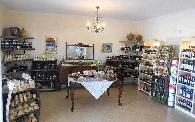 Faros Market - Photo 4