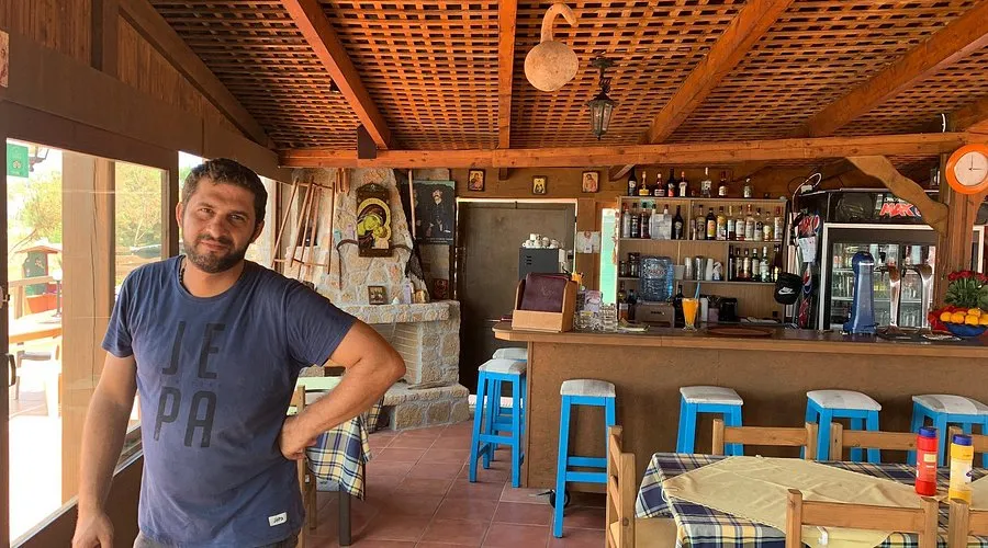 Blue Sea Tavern - Photo 2