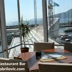 Bluefin Caffe Restaurant Bar Skver