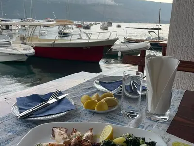 Bluefin Caffe Restaurant Bar Skver - Photo 3