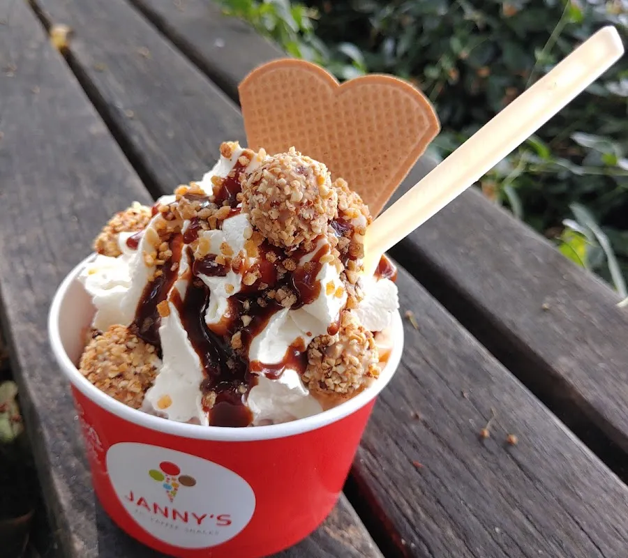 Janny's Eis - Photo 3